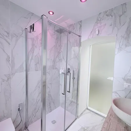 Lucesuite Apartament *